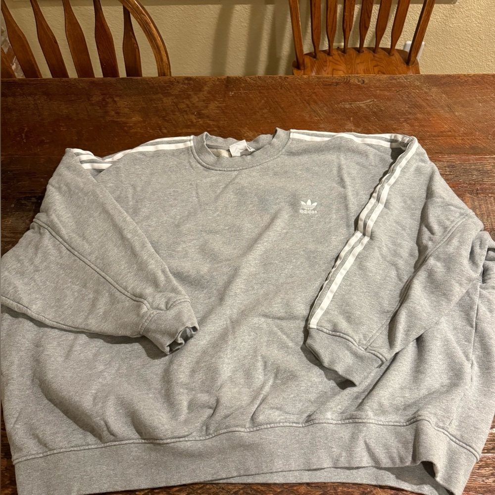 Adidas sweatshirt like new condition  XL